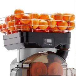 Elektrische Orangenpresse - Silber - Automatische Zufuhr - Inkl. Ablasshahn & Reinigungsmodus 13 Elektrische Orangenpresse - Silber - Automatische Zufuhr - Inkl. Ablasshahn & Reinigungsmodus -Küchen Verkauf OMZ Top silver detail insertion tube 659e 1